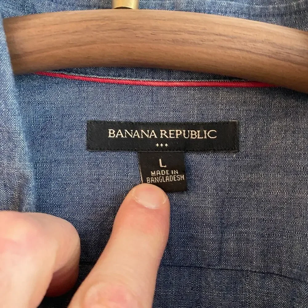 Banana Republic Men's Chambry Button Down - Large